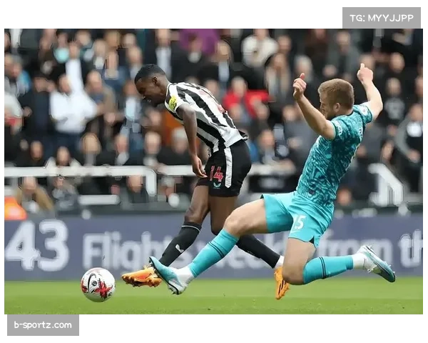 纽卡斯尔联3比0完胜埃因霍温 欧冠小组赛主场强势收官